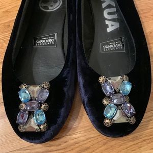 Beautiful silk velvet flats 🥿 like new. Decorated with Swarovski ornaments.